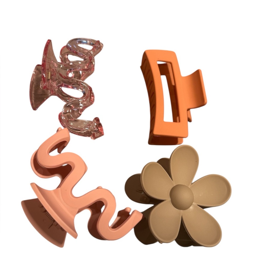 Urban Outfitters Set of 4 Claw Hair Clips